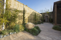 Yoga tuin met GeoCeramica's